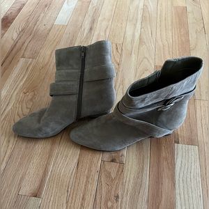 Nine West zip up boots. Like new!